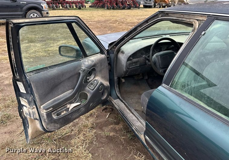 image for item NP9608 1997 Pontiac Bonneville SE