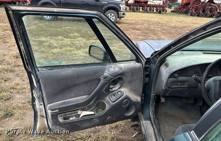 image for item NP9608 1997 Pontiac Bonneville SE