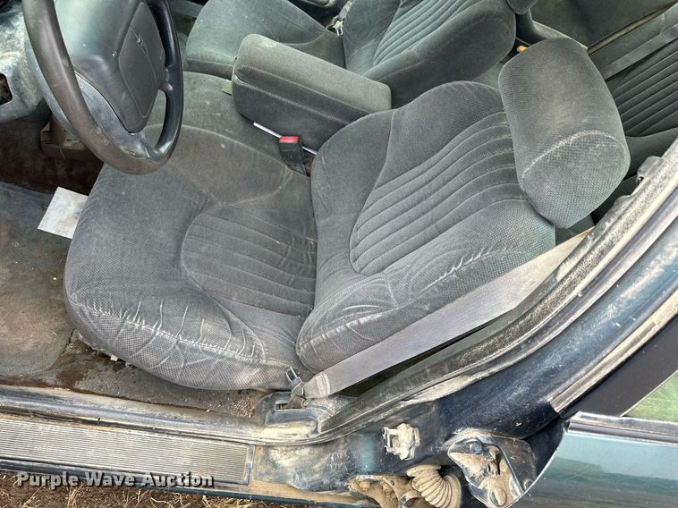 image for item NP9608 1997 Pontiac Bonneville SE