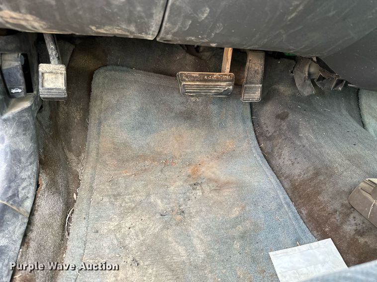 image for item NP9608 1997 Pontiac Bonneville SE