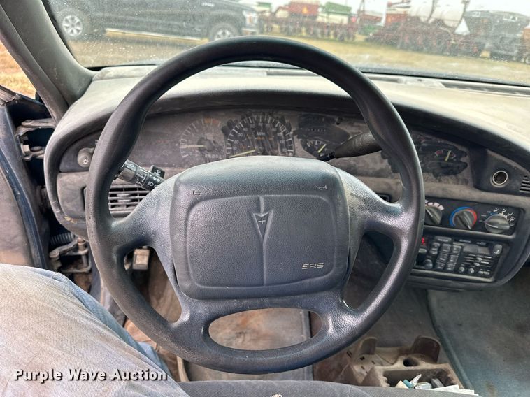 image for item NP9608 1997 Pontiac Bonneville SE