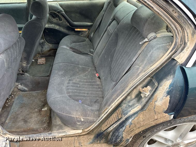 image for item NP9608 1997 Pontiac Bonneville SE