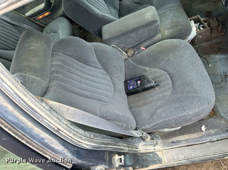 image for item NP9608 1997 Pontiac Bonneville SE