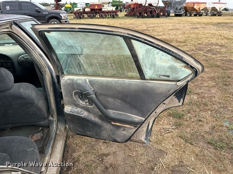 image for item NP9608 1997 Pontiac Bonneville SE