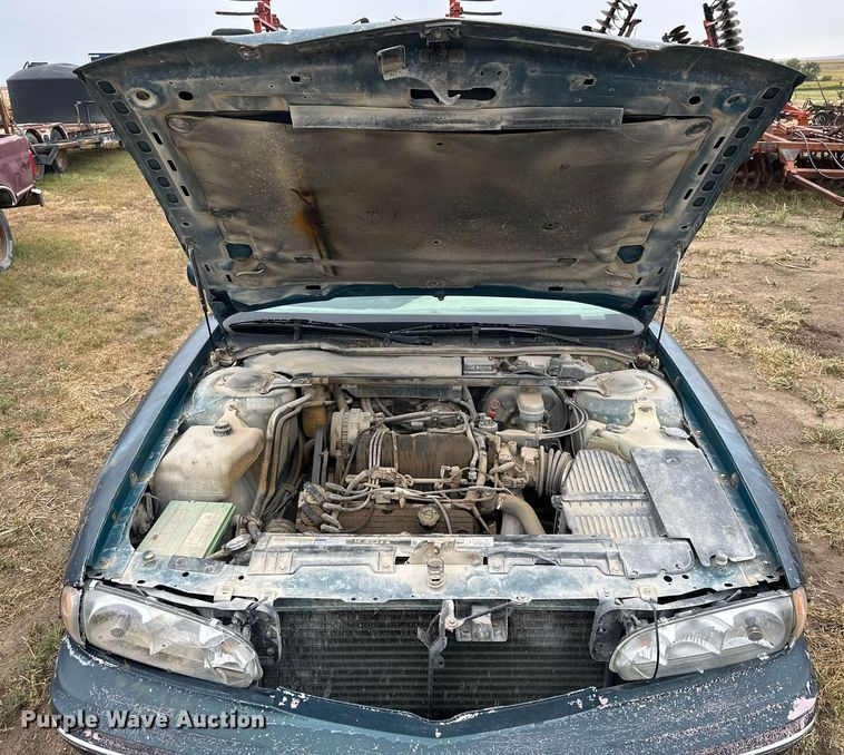 image for item NP9608 1997 Pontiac Bonneville SE