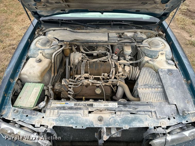 image for item NP9608 1997 Pontiac Bonneville SE