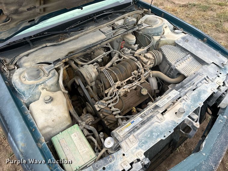 image for item NP9608 1997 Pontiac Bonneville SE