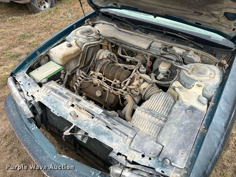 image for item NP9608 1997 Pontiac Bonneville SE