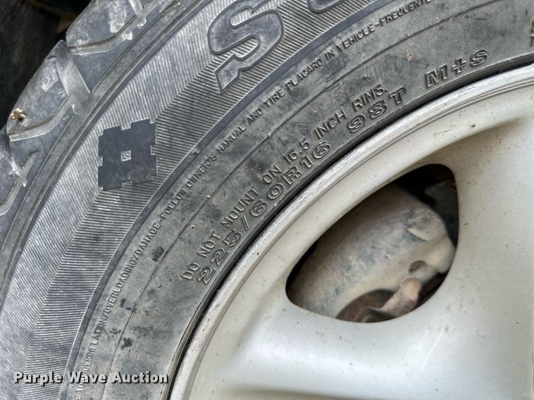 image for item NP9608 1997 Pontiac Bonneville SE