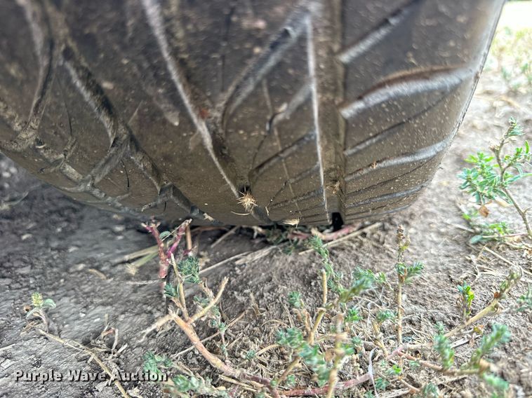 image for item NP9608 1997 Pontiac Bonneville SE