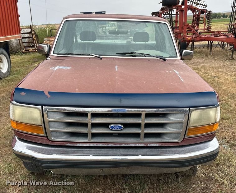 image for item NP9609 1992 Ford F150 XLT  pickup truck