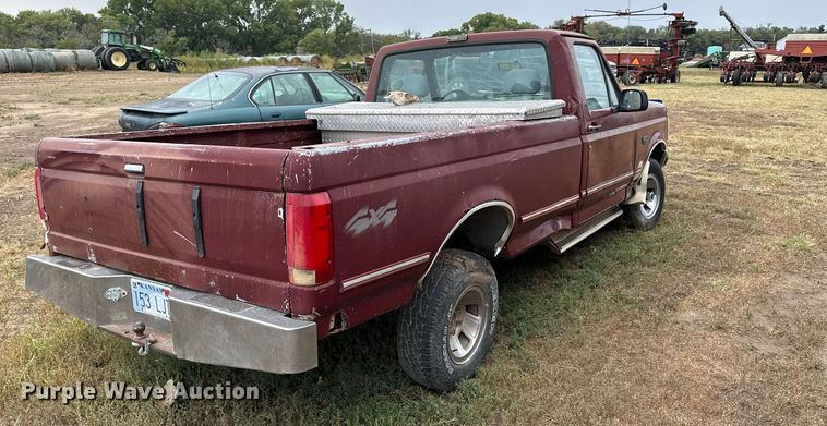 image for item NP9609 1992 Ford F150 XLT  pickup truck