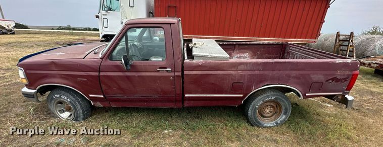 image for item NP9609 1992 Ford F150 XLT  pickup truck