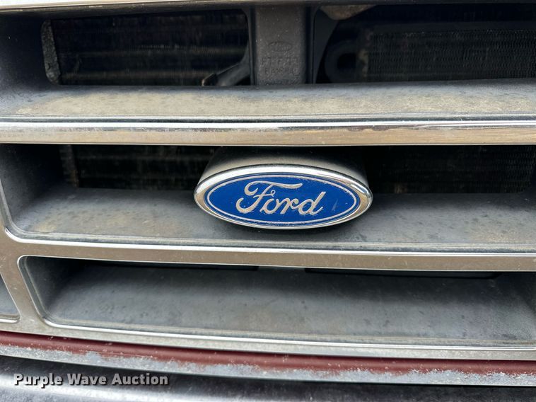 image for item NP9609 1992 Ford F150 XLT  pickup truck