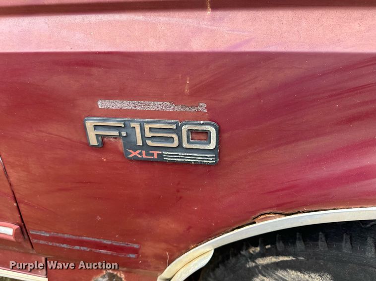 image for item NP9609 1992 Ford F150 XLT  pickup truck