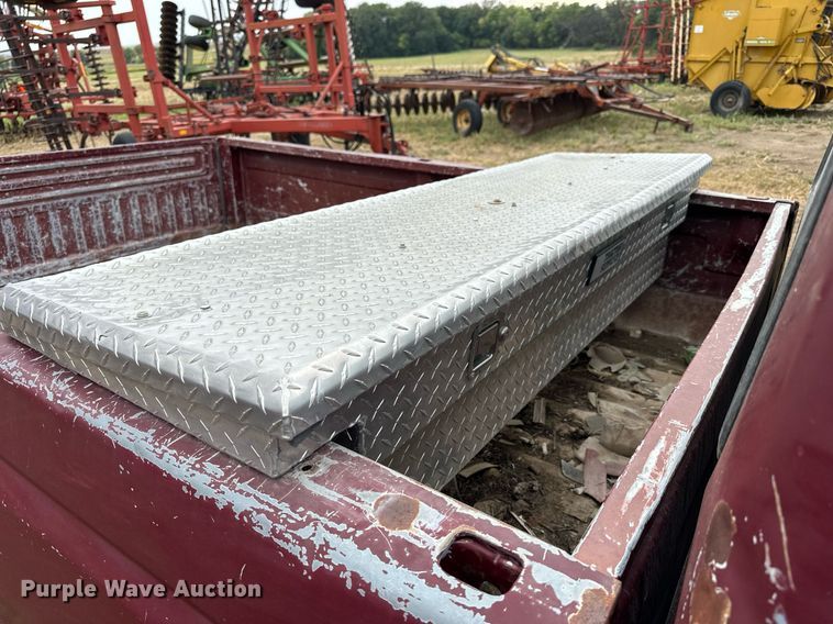 image for item NP9609 1992 Ford F150 XLT  pickup truck