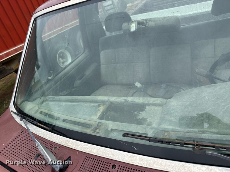 image for item NP9609 1992 Ford F150 XLT  pickup truck