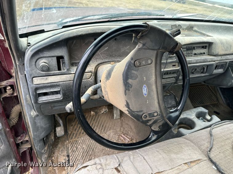 image for item NP9609 1992 Ford F150 XLT  pickup truck