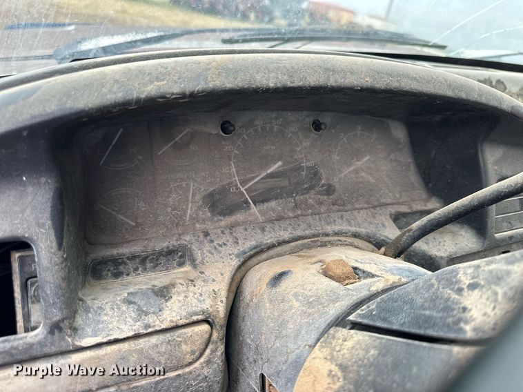 image for item NP9609 1992 Ford F150 XLT  pickup truck