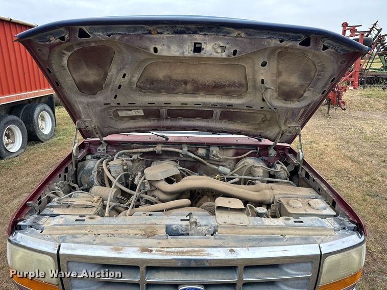 image for item NP9609 1992 Ford F150 XLT  pickup truck