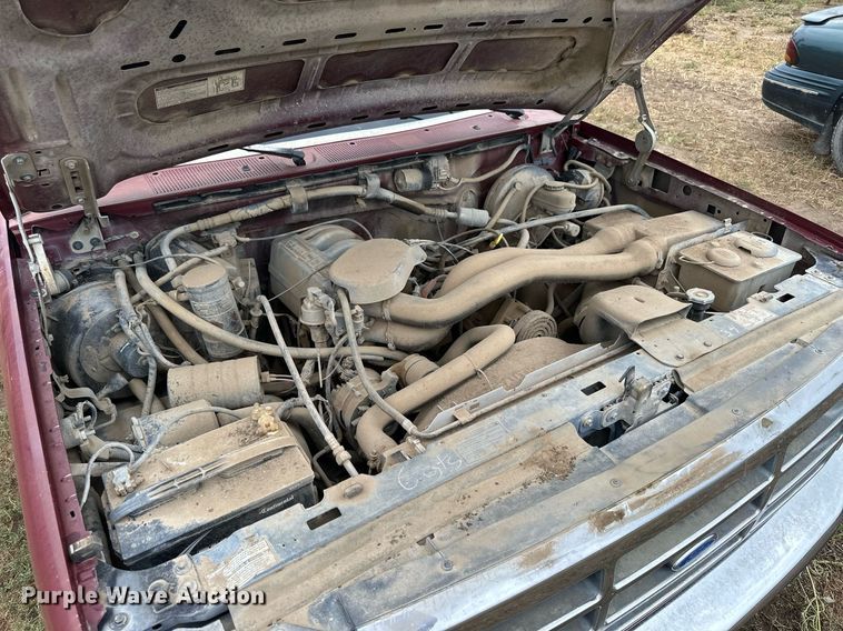 image for item NP9609 1992 Ford F150 XLT  pickup truck