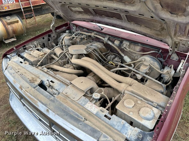 image for item NP9609 1992 Ford F150 XLT  pickup truck