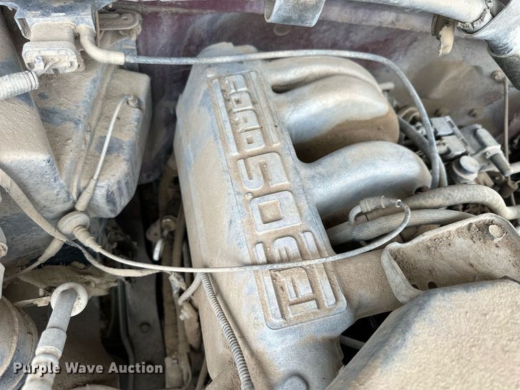 image for item NP9609 1992 Ford F150 XLT  pickup truck