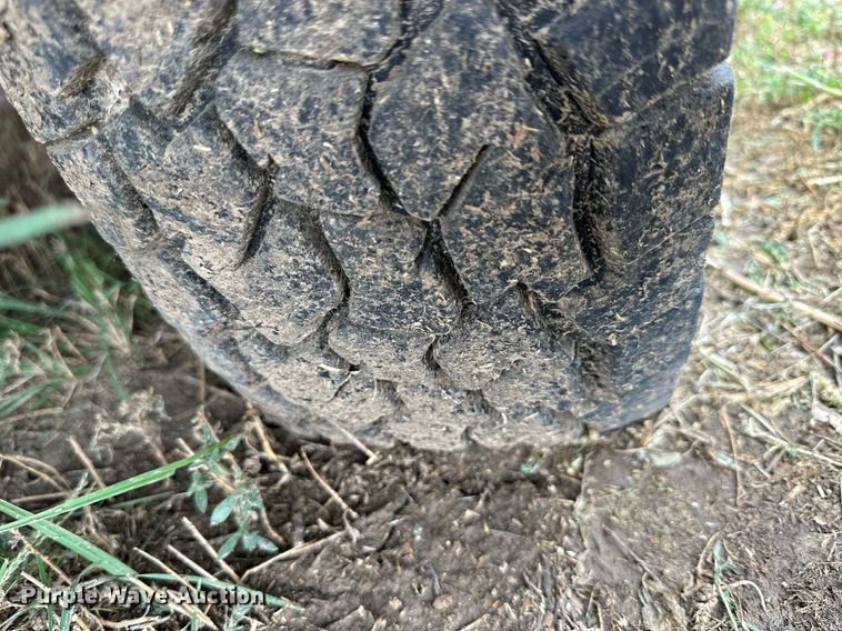 image for item NP9609 1992 Ford F150 XLT  pickup truck