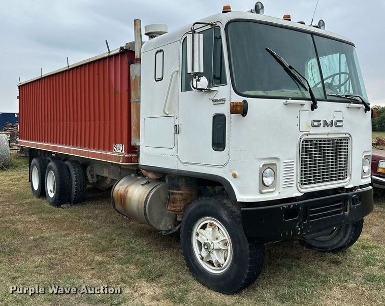 image for item NP9611 1974 Chevrolet Astro 95  grain truck