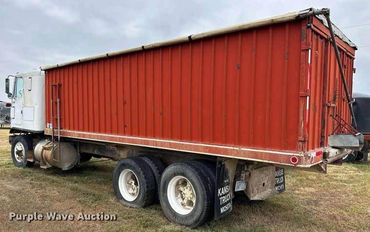 image for item NP9611 1974 Chevrolet Astro 95  grain truck