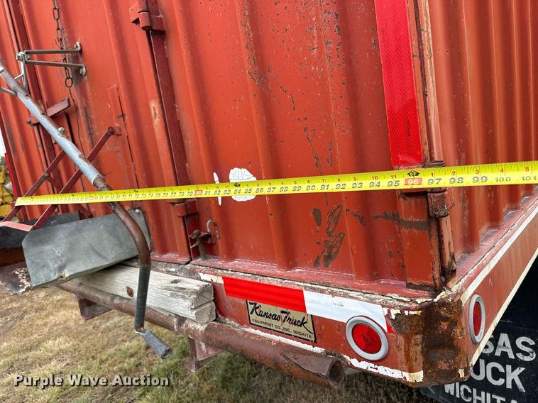 image for item NP9611 1974 Chevrolet Astro 95  grain truck