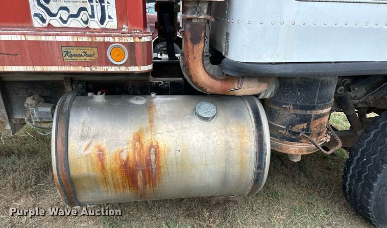 image for item NP9611 1974 Chevrolet Astro 95  grain truck