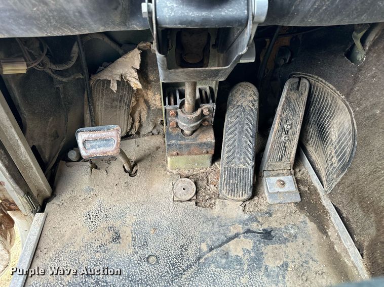 image for item NP9611 1974 Chevrolet Astro 95  grain truck