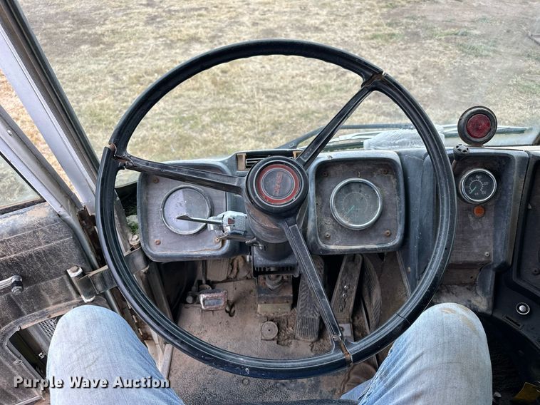 image for item NP9611 1974 Chevrolet Astro 95  grain truck