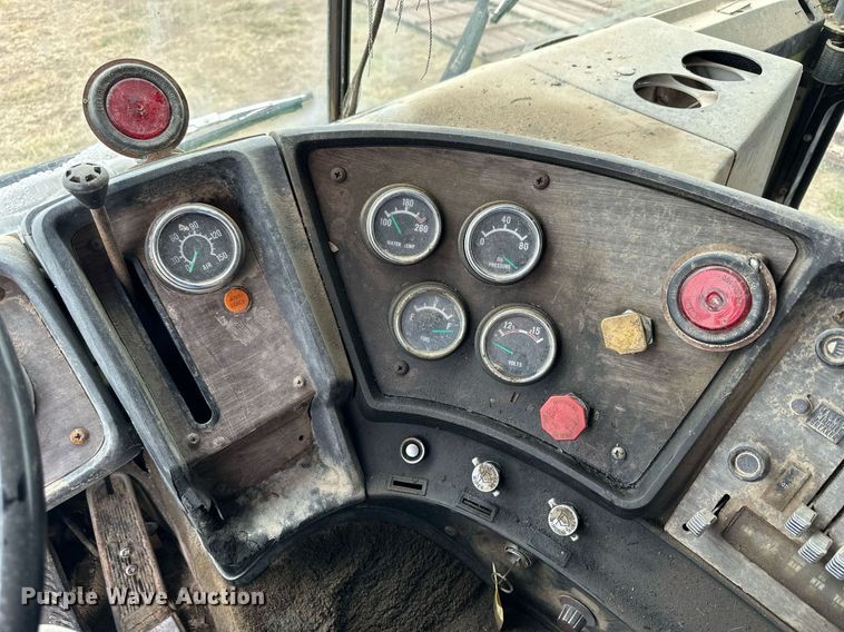 image for item NP9611 1974 Chevrolet Astro 95  grain truck