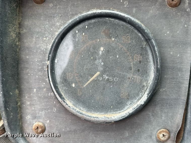 image for item NP9611 1974 Chevrolet Astro 95  grain truck