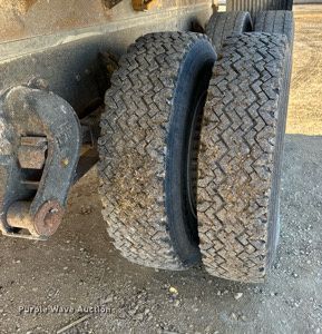 image for item NP9611 1974 Chevrolet Astro 95  grain truck