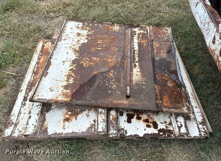 image for item NP9612 1964 Ford F600  flatbed truck