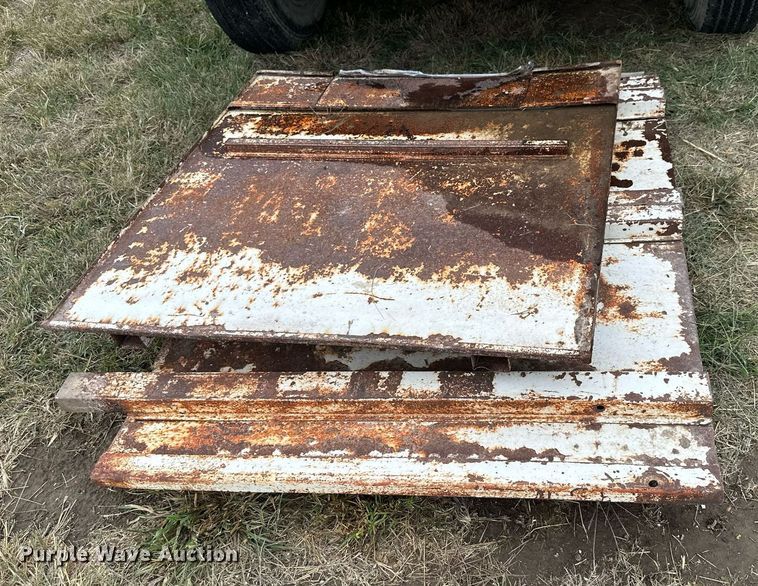 image for item NP9612 1964 Ford F600  flatbed truck