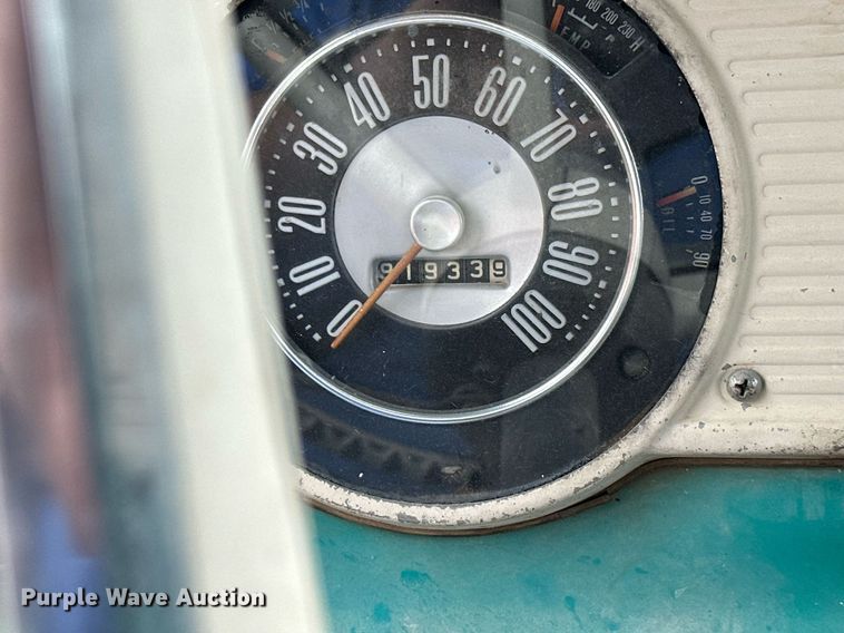 image for item NP9612 1964 Ford F600  flatbed truck