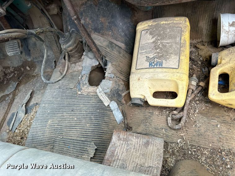 image for item NP9612 1964 Ford F600  flatbed truck