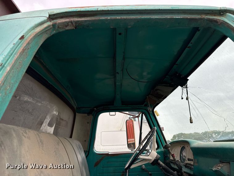 image for item NP9612 1964 Ford F600  flatbed truck