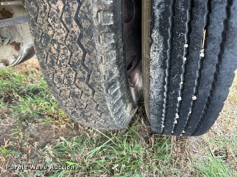 image for item NP9612 1964 Ford F600  flatbed truck