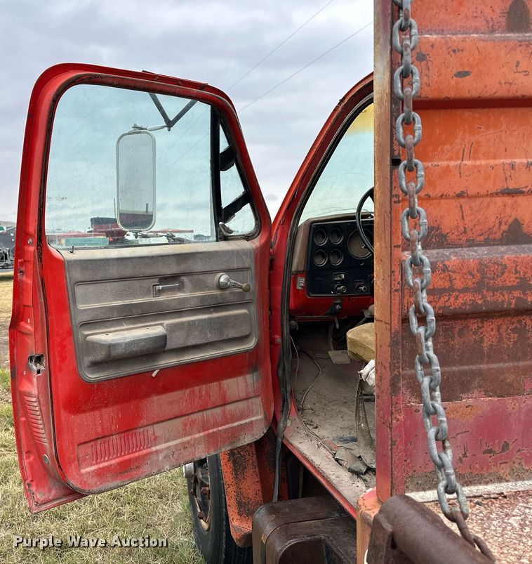 image for item NP9613 1976 Chevrolet C65  dump flatbed truck