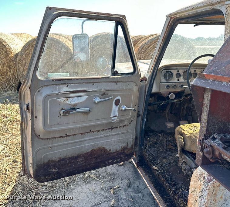 image for item NP9617 GMC Custom  feed delivery truck