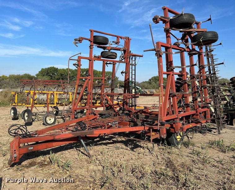 image for item NP9621 Sunflower 5531-34  field cultivator