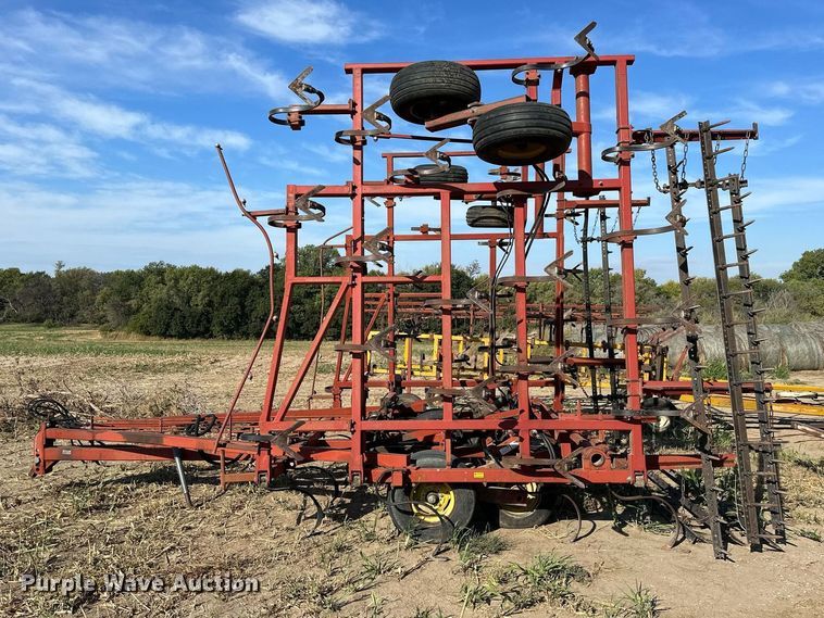 image for item NP9621 Sunflower 5531-34  field cultivator