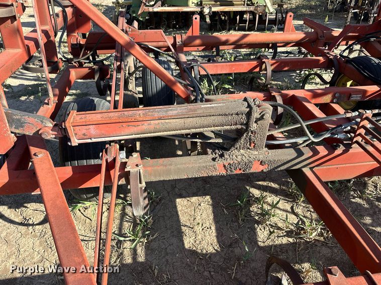 image for item NP9621 Sunflower 5531-34  field cultivator