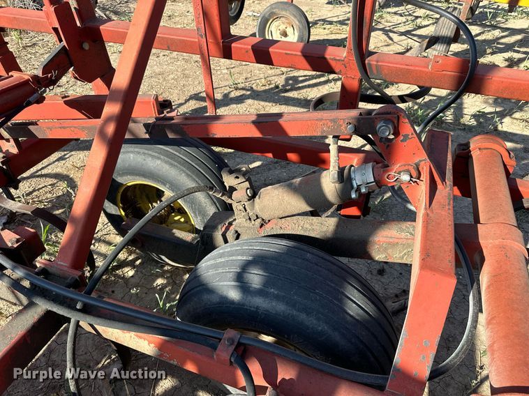 image for item NP9621 Sunflower 5531-34  field cultivator