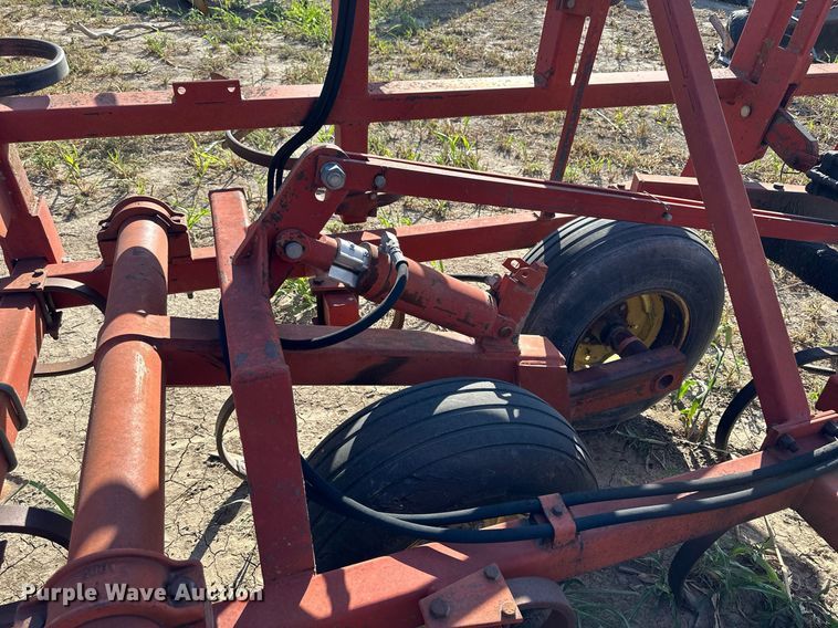 image for item NP9621 Sunflower 5531-34  field cultivator